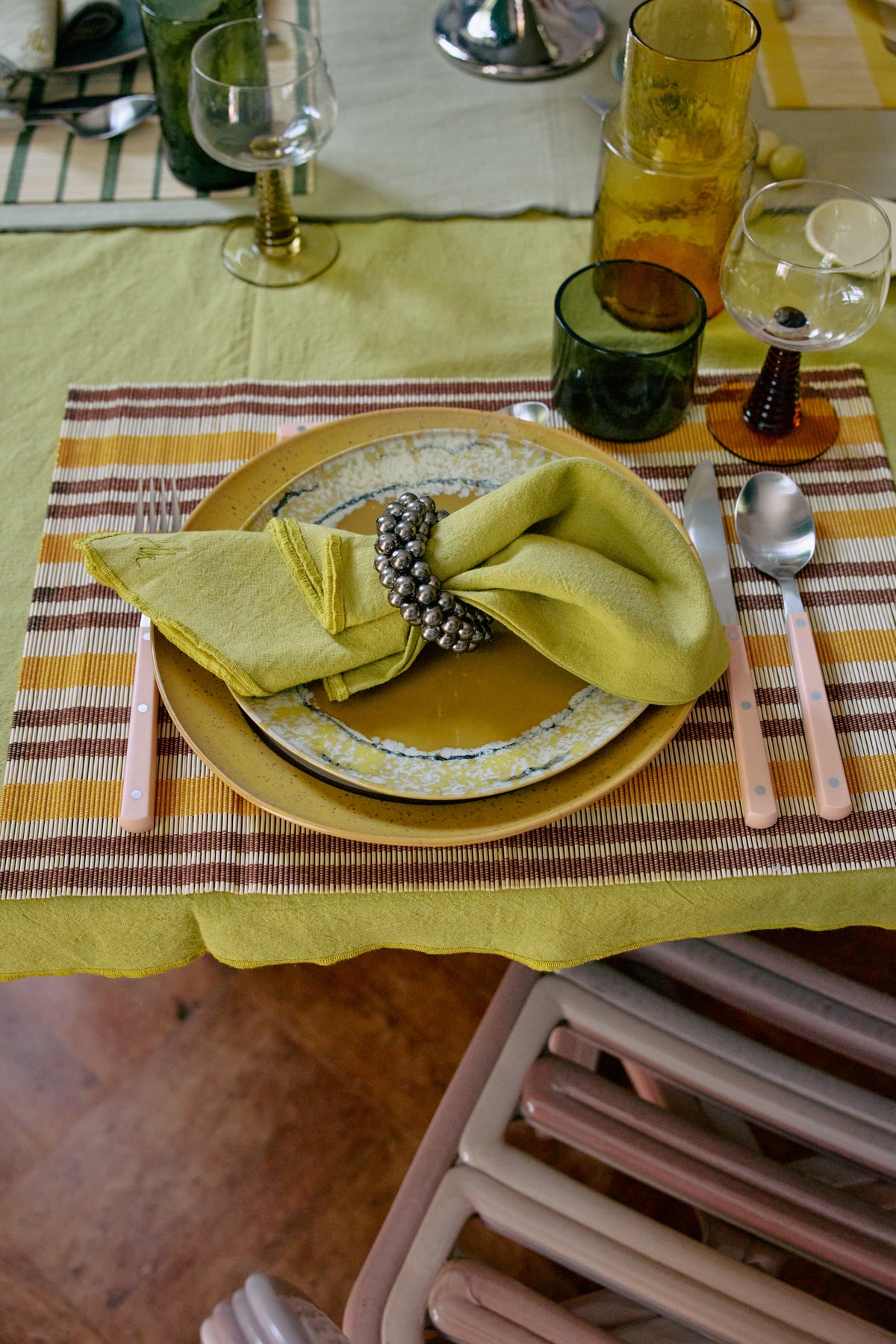 VI 2526_Collection_HKLIVING_Shoot_1_LR_104.jpg
